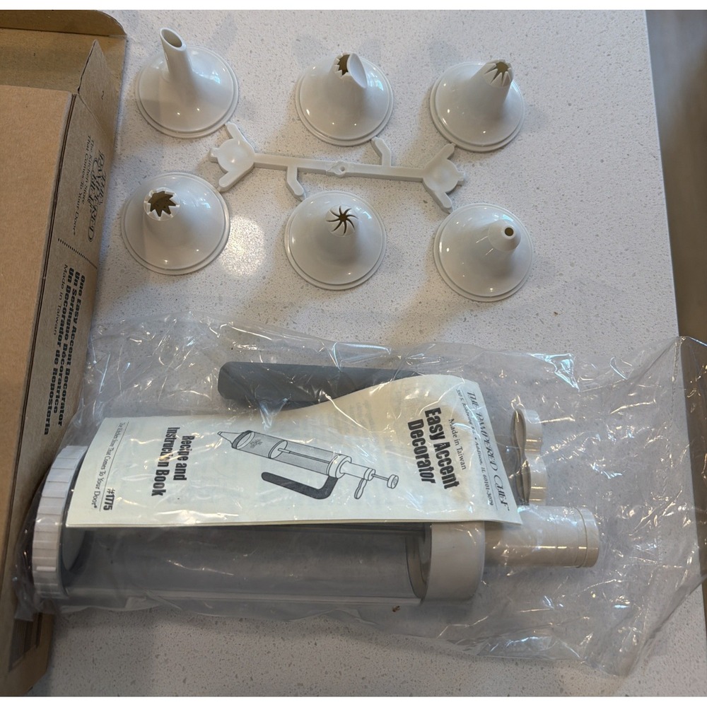 Pampered Chef Easy Accent Decorator 1778 Cake Cookie Icing Design 6 Tips NEW - Picture 2 of 3